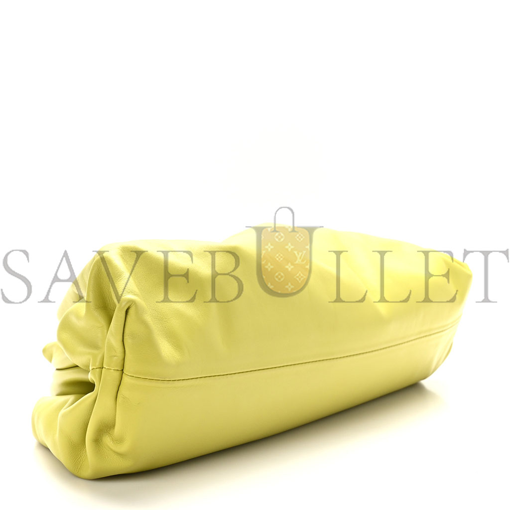 bo*te*ga Ve*ne*ta smooth butter calf the pouch oversized clutch sherbert (38*24*8cm)